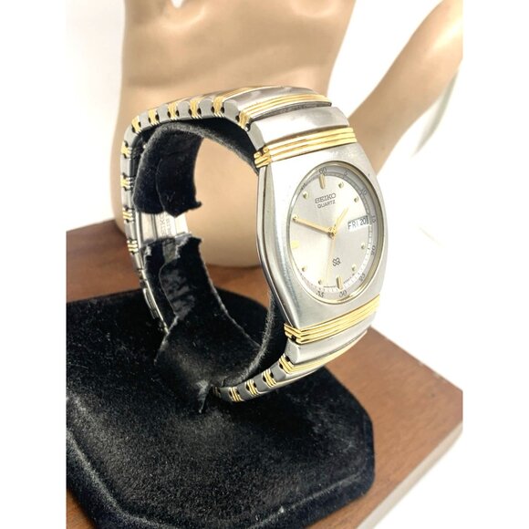 Seiko Men's Watch 5H23-6130 Vintage Quartz Silver Dial Day Date Two Tone Steel - Picture 14 of 14